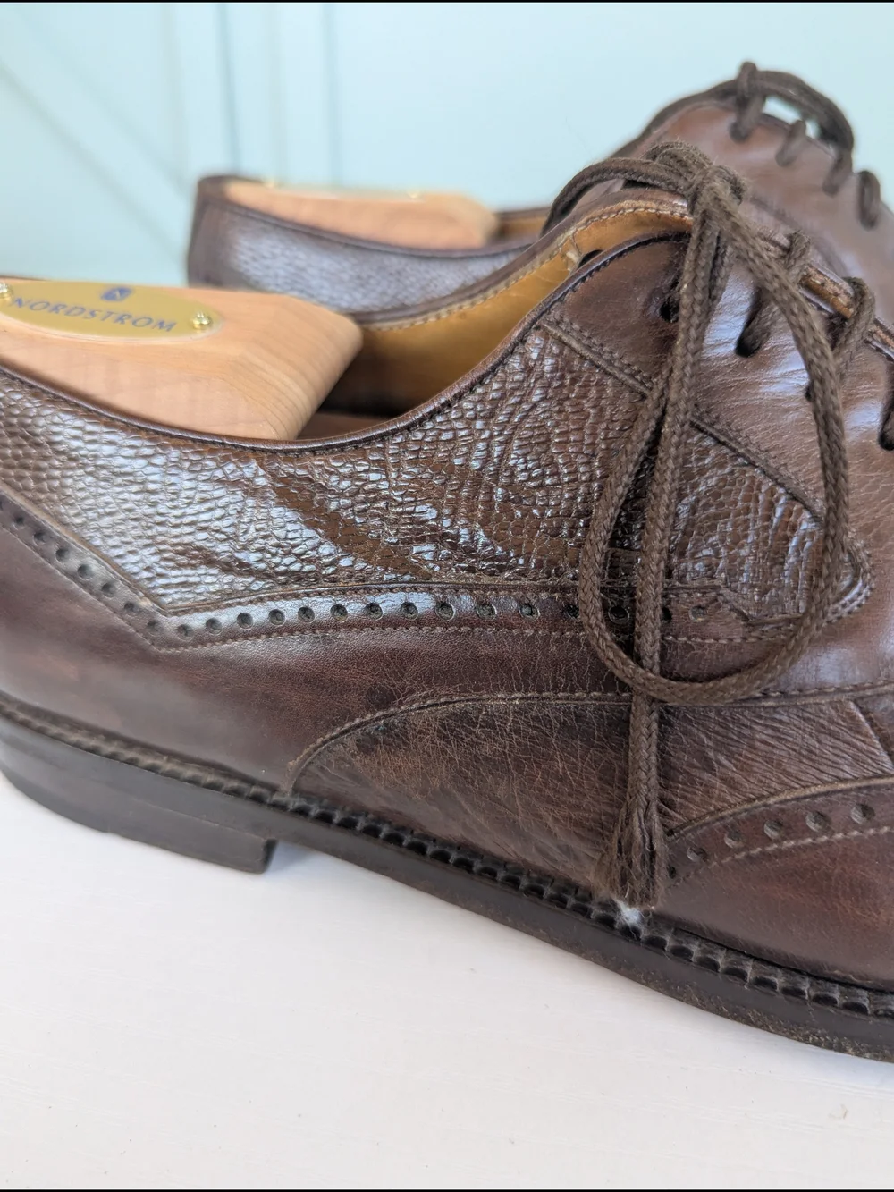 Mezlan oxford dress shoes featuring an exotic multi- material textured construct